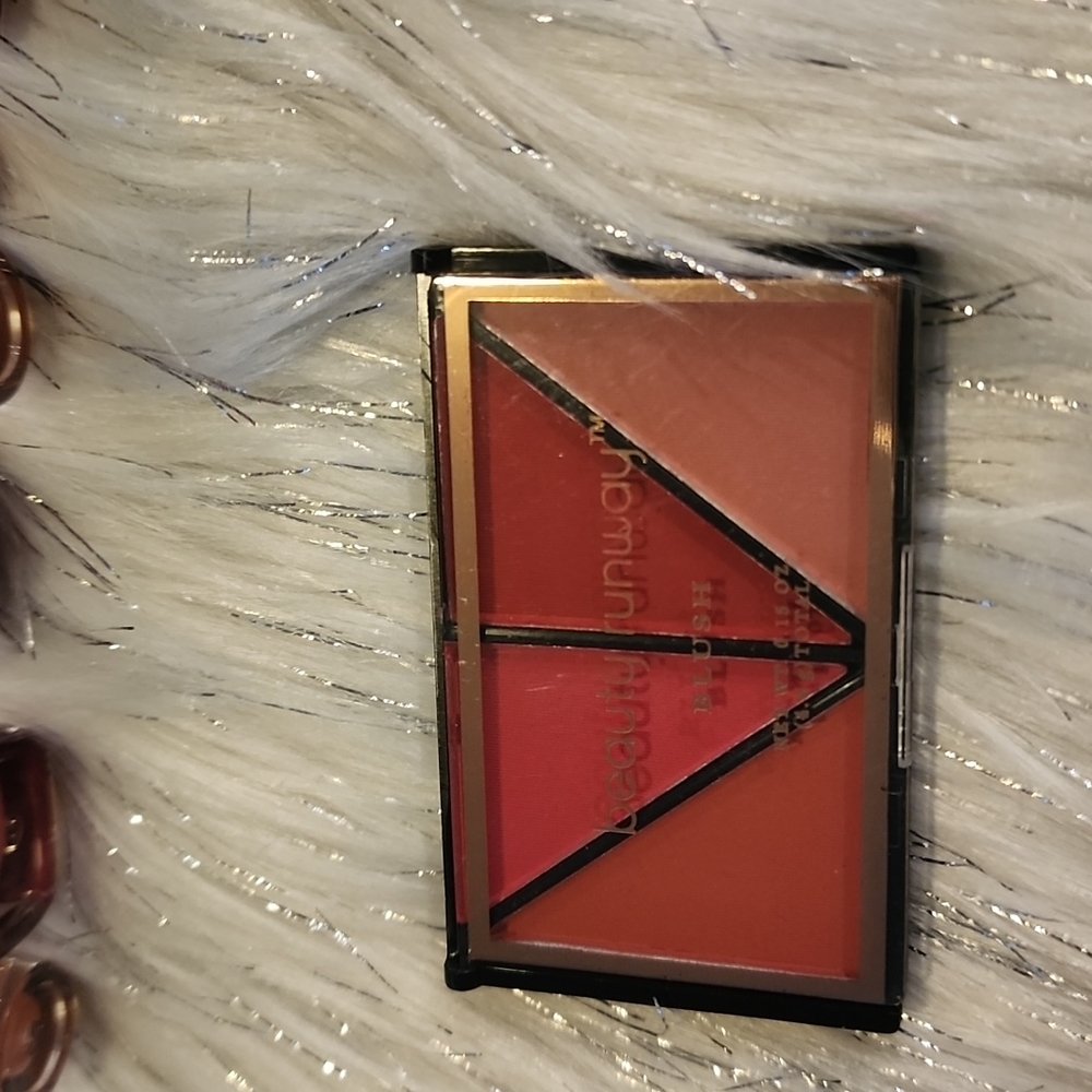 New bundle makeup Set - Picture 2 of 5